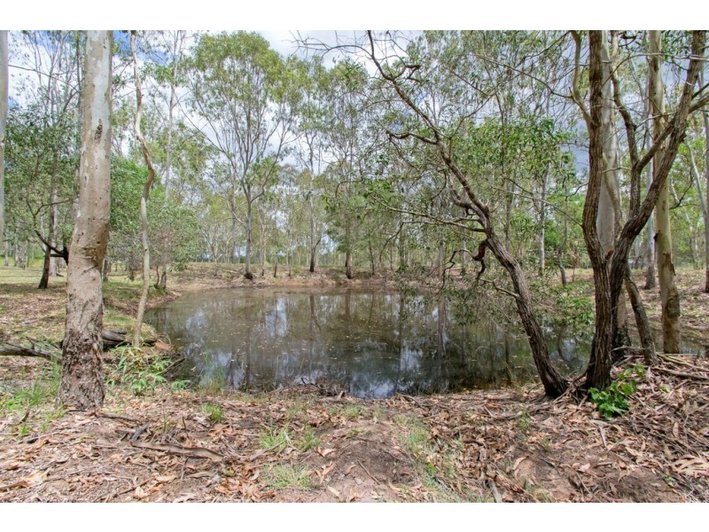 33 Shines Road, Wivenhoe Pocket QLD 4306