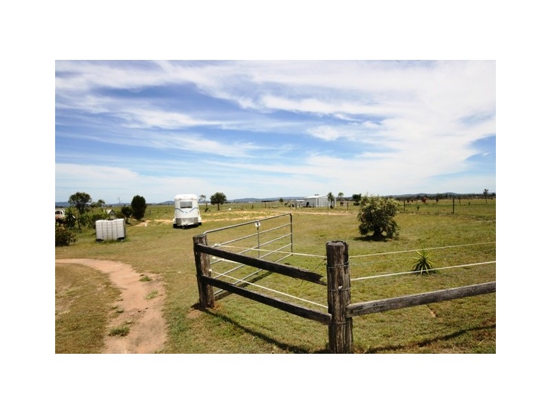 26 Topaz Cr, Lockyer Waters QLD 4311