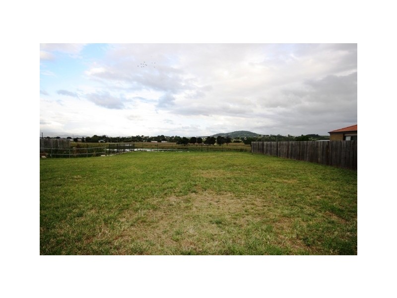15 Peregrine Dr, Lowood QLD 4311