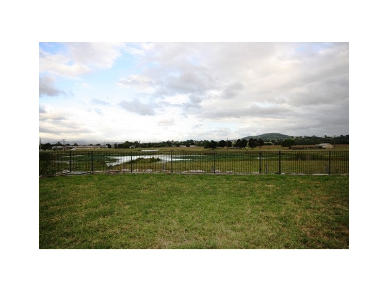 15 Peregrine Dr, Lowood QLD 4311