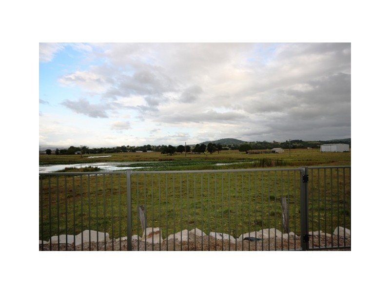 15 Peregrine Dr, Lowood QLD 4311