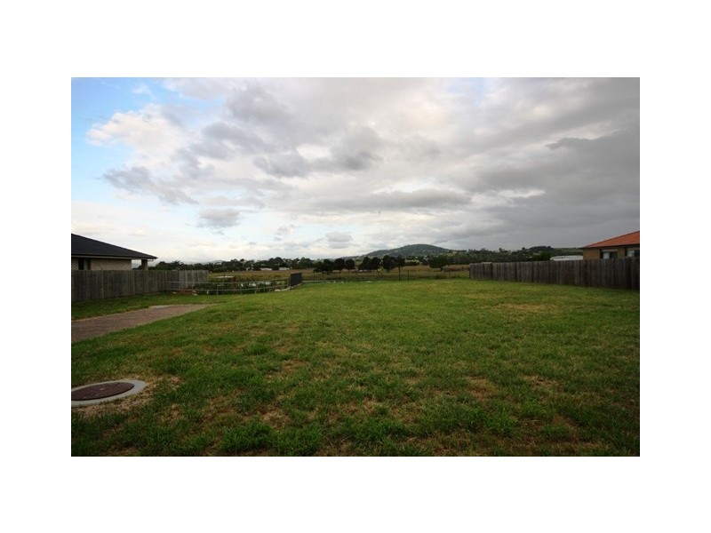 15 Peregrine Dr, Lowood QLD 4311