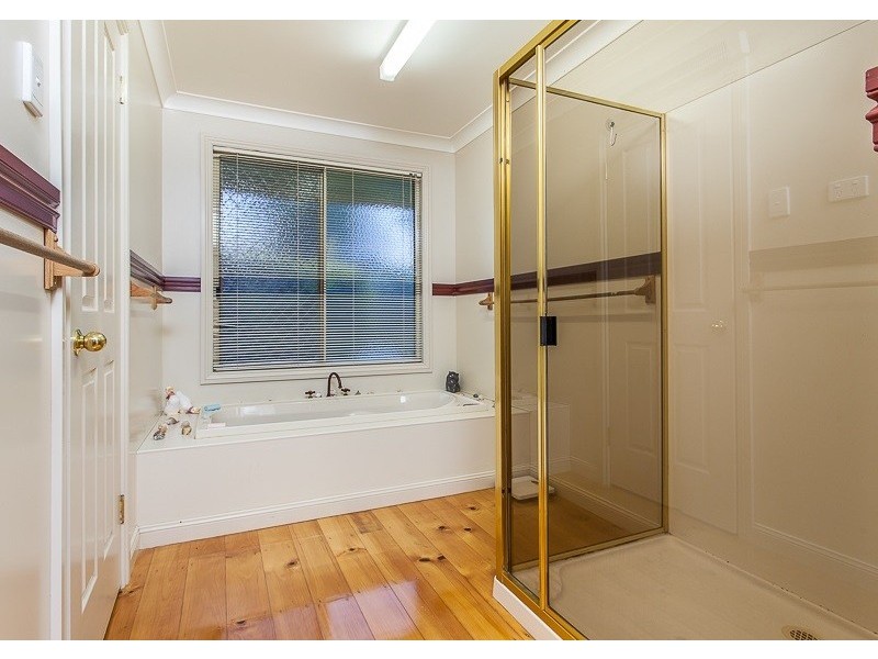 60 Janice Crt, Blackbutt QLD 4306