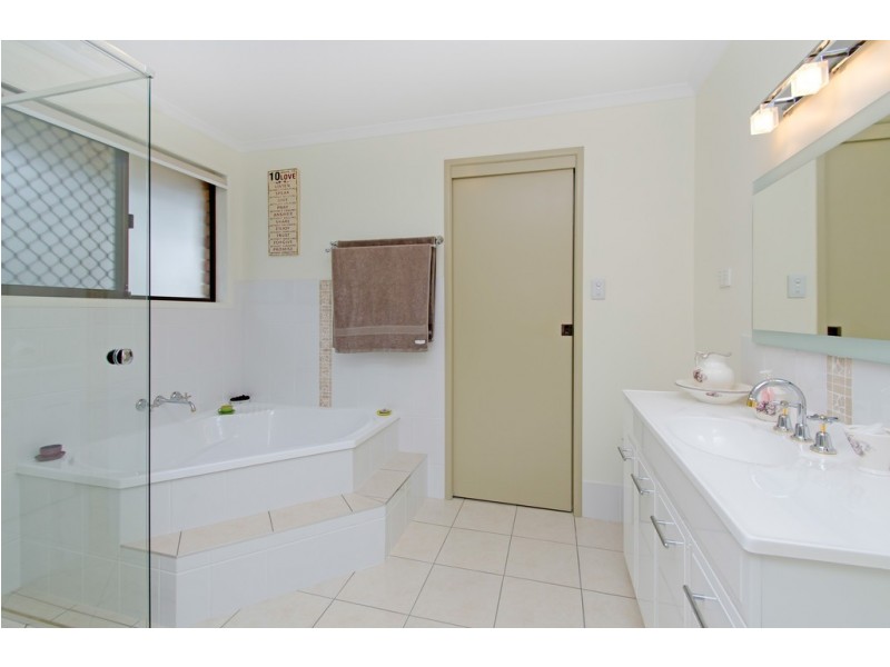 36 Jahn Dr, Glenore Grove QLD 4342