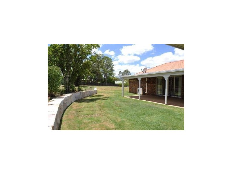 3 Backhouse Crt, Brassall QLD 4305