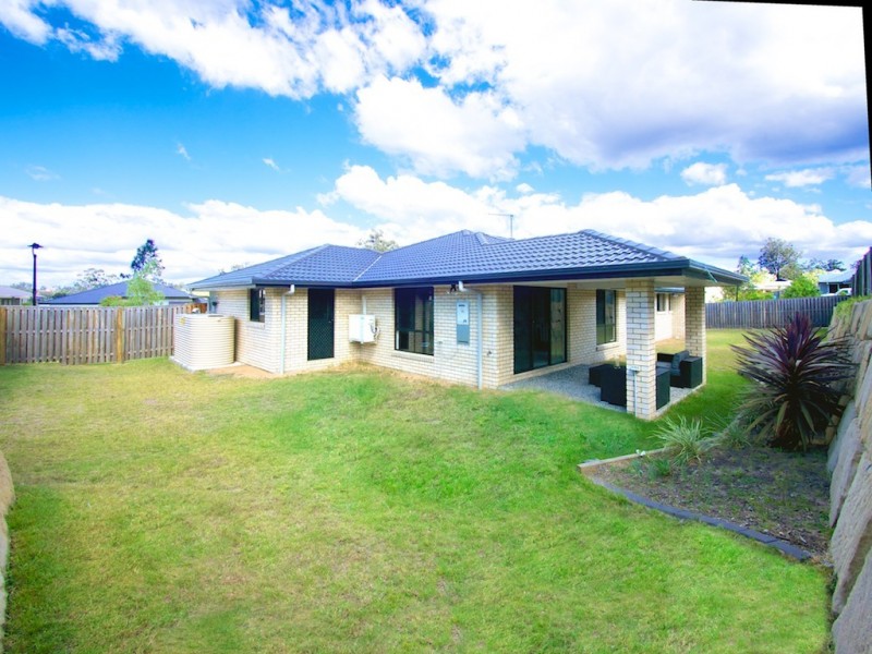 2 Eustace Cct, Augustine Heights QLD 4300