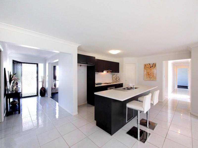 2 Eustace Cct, Augustine Heights QLD 4300