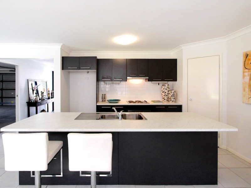 2 Eustace Cct, Augustine Heights QLD 4300