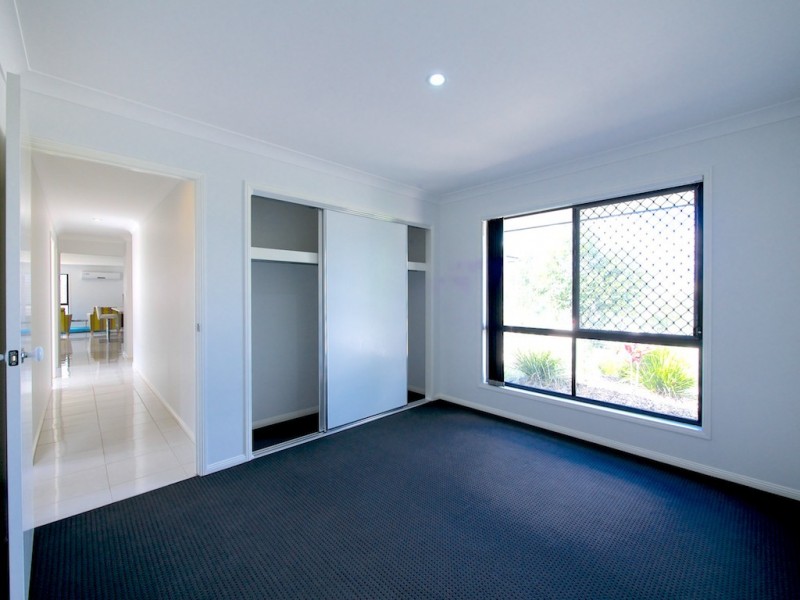 2 Eustace Cct, Augustine Heights QLD 4300