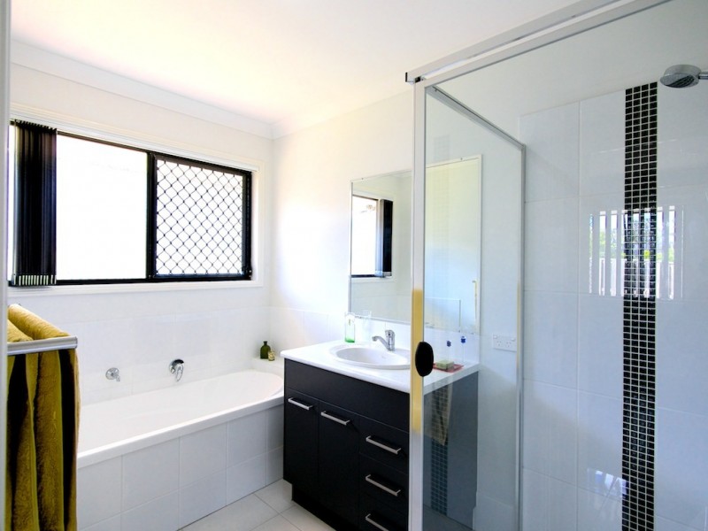 2 Eustace Cct, Augustine Heights QLD 4300