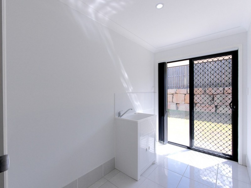 2 Eustace Cct, Augustine Heights QLD 4300