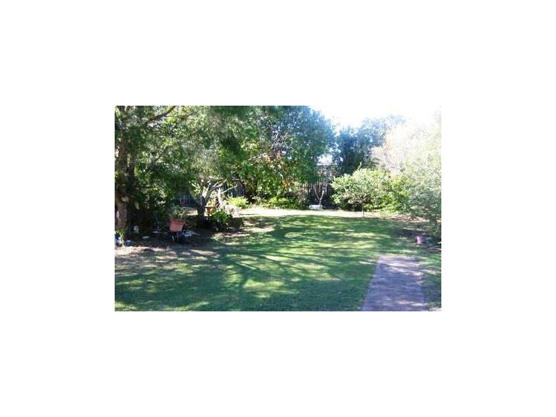 44 Dwyer St, Silkstone QLD 4304