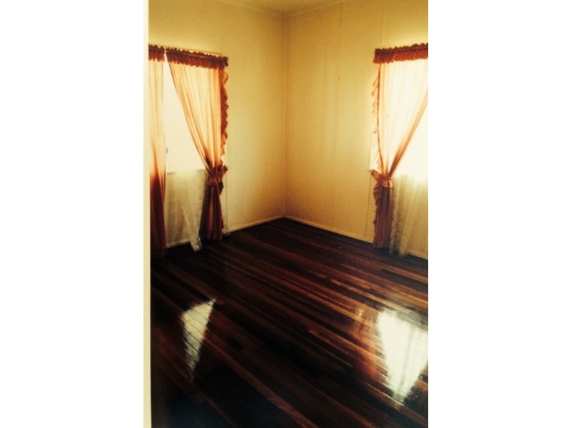 44 Dwyer St, Silkstone QLD 4304