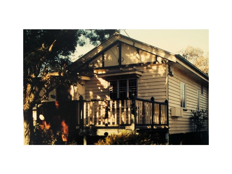 44 Dwyer St, Silkstone QLD 4304