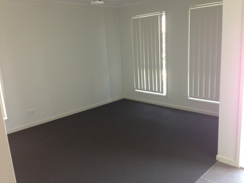 18 Pendragon Street, Raceview QLD 4305