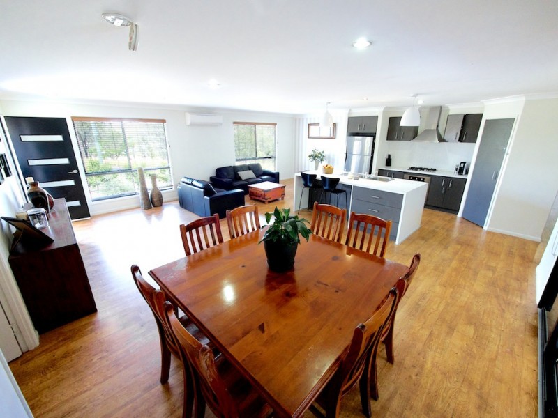 2 Condamine Dr, Fernvale QLD 4306