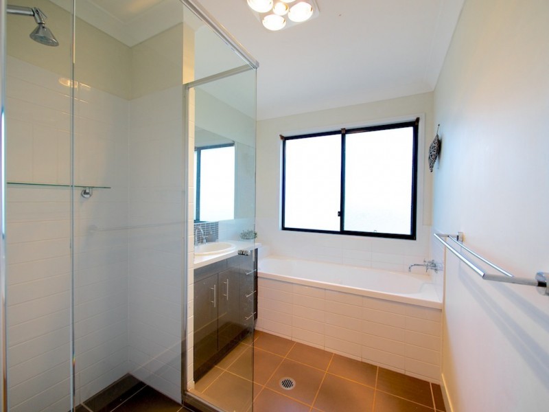 2 Condamine Dr, Fernvale QLD 4306