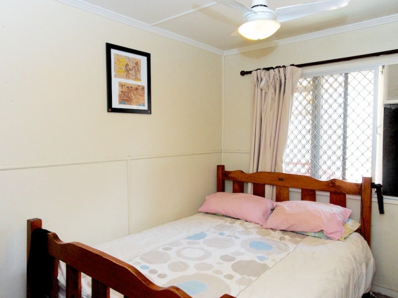 127 James Rd, Pine Mountain QLD 4306