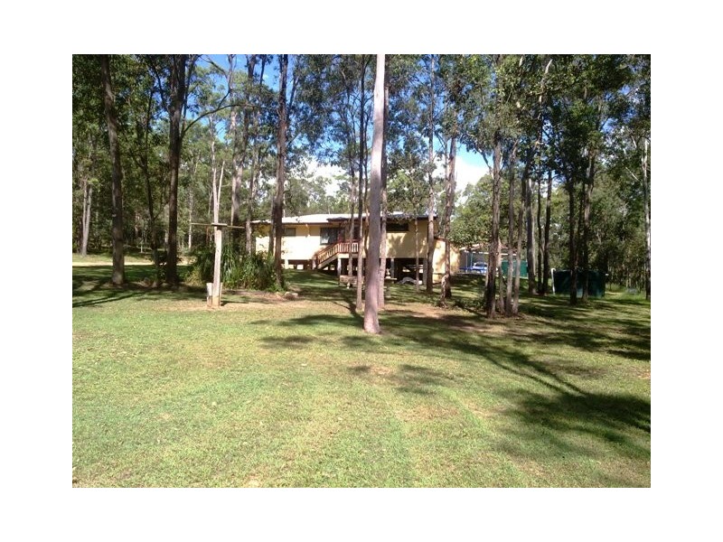 127 James Rd, Pine Mountain QLD 4306