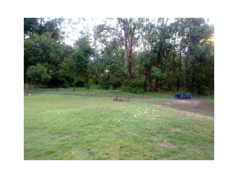 127 James Rd, Pine Mountain QLD 4306