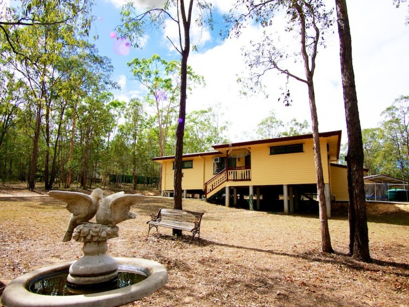 127 James Rd, Pine Mountain QLD 4306