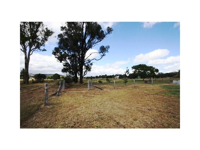 26 Lawrence St, Marburg QLD 4346