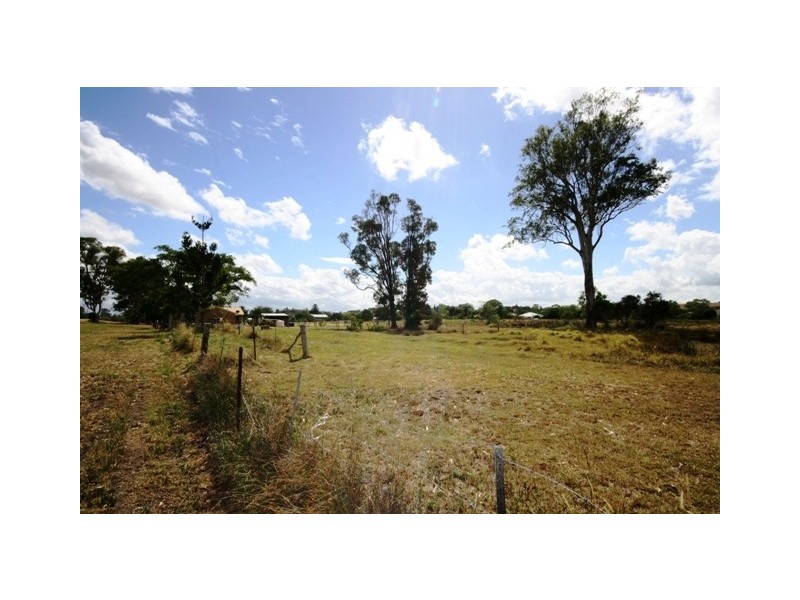 26 Lawrence St, Marburg QLD 4346