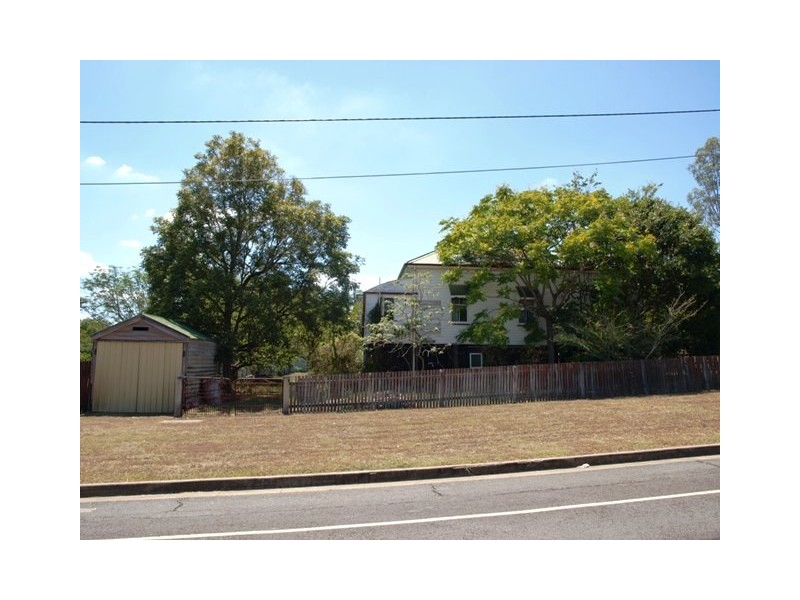 9 Lion St, Ipswich QLD 4305