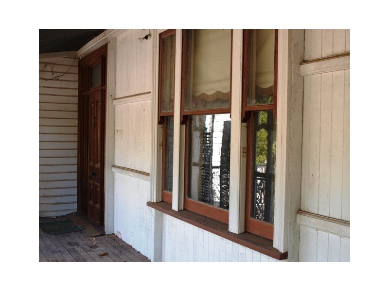 9 Lion St, Ipswich QLD 4305