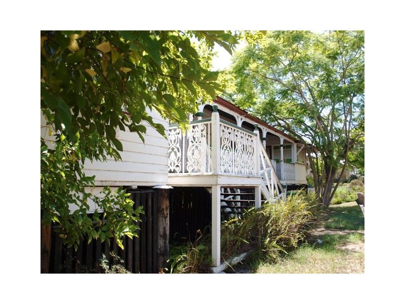 9 Lion St, Ipswich QLD 4305