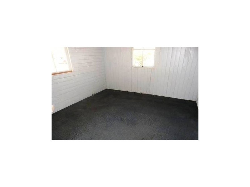 12 Walters St, Lowood QLD 4311