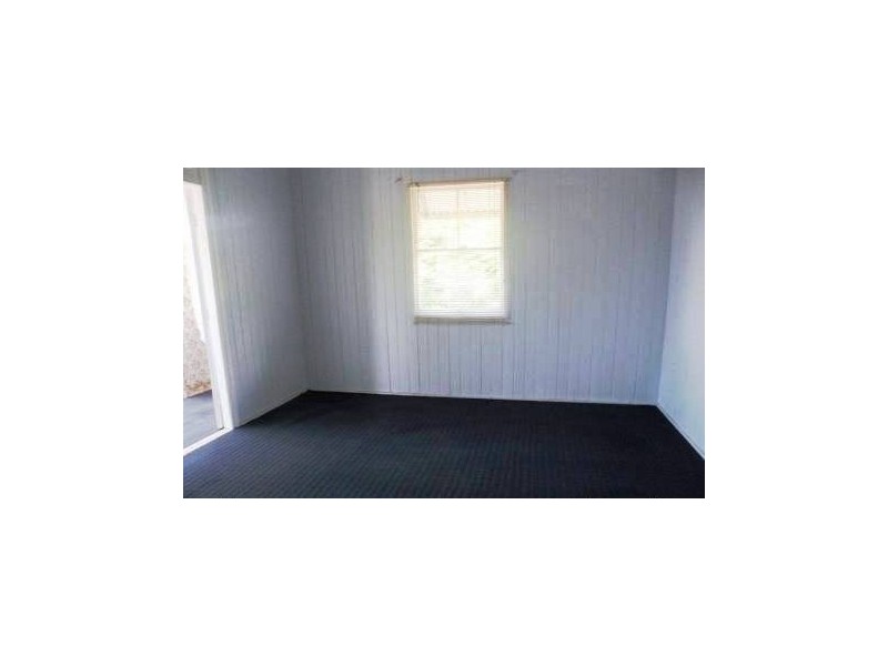 12 Walters St, Lowood QLD 4311