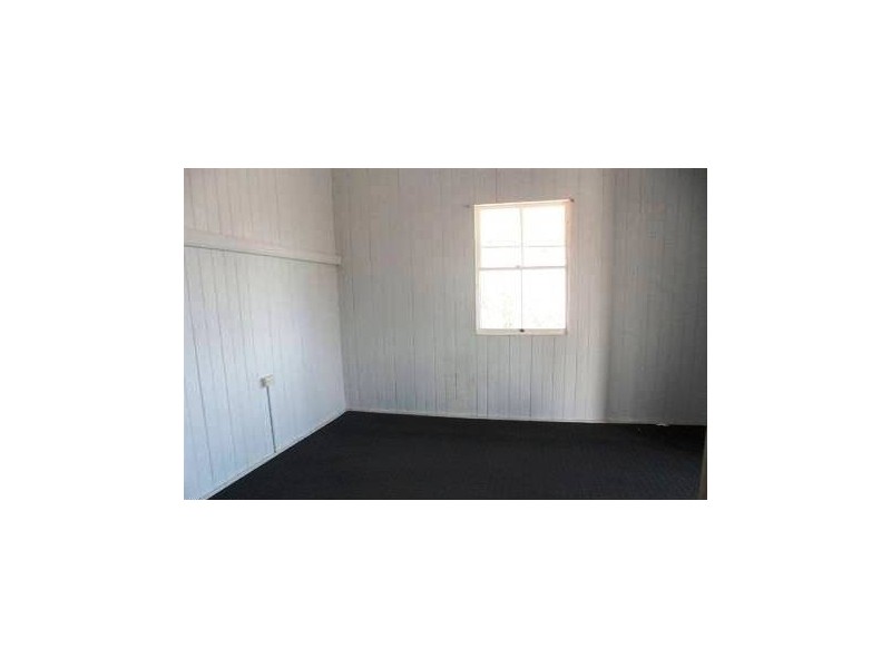 12 Walters St, Lowood QLD 4311