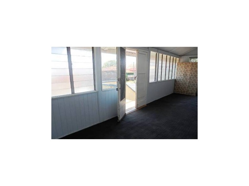 12 Walters St, Lowood QLD 4311