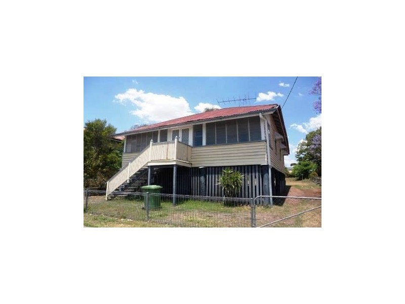 12 Walters St, Lowood QLD 4311