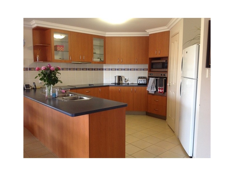 6 Regency Grove, Flinders View QLD 4305