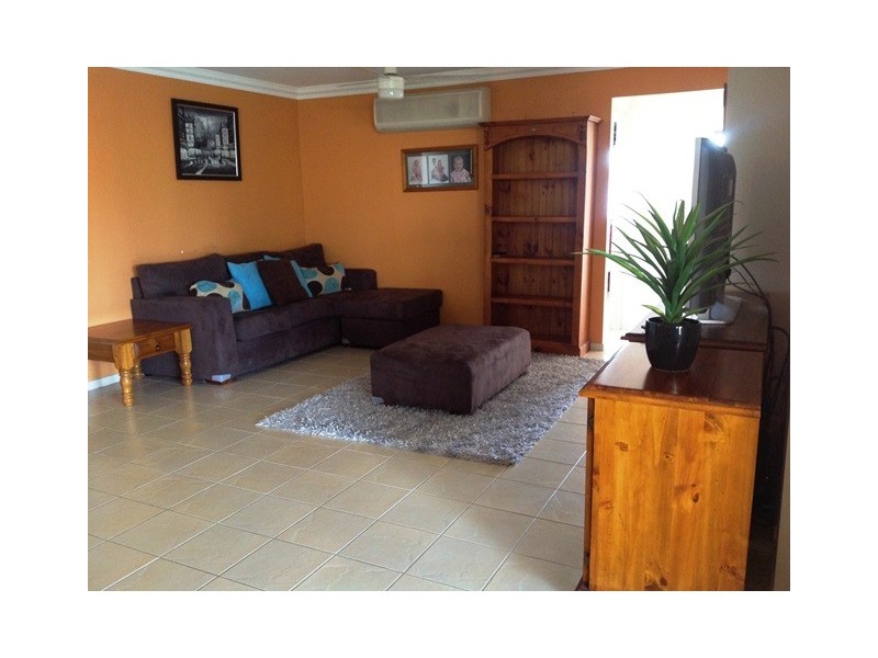 6 Regency Grove, Flinders View QLD 4305