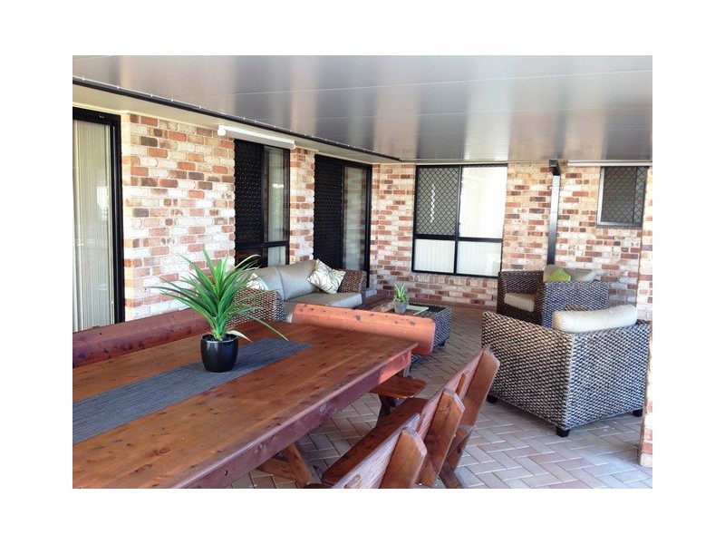 6 Regency Grove, Flinders View QLD 4305