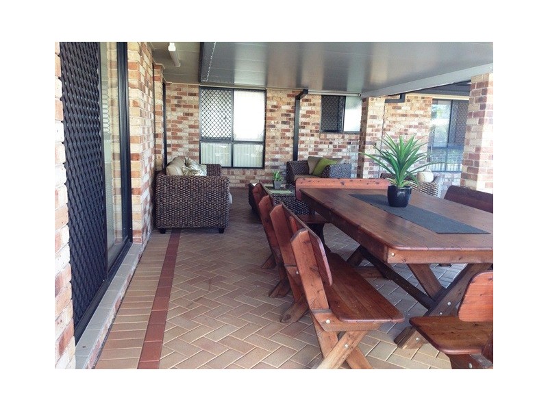 6 Regency Grove, Flinders View QLD 4305