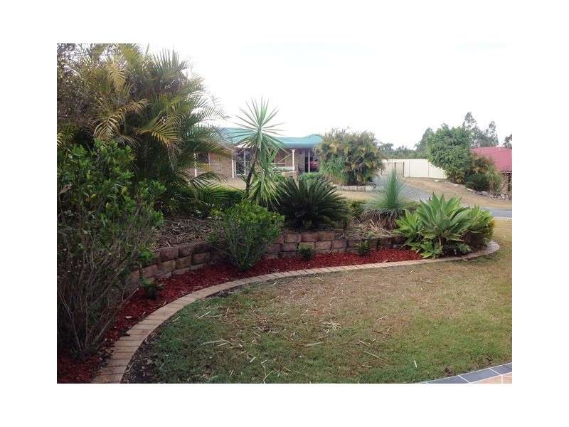 6 Regency Grove, Flinders View QLD 4305
