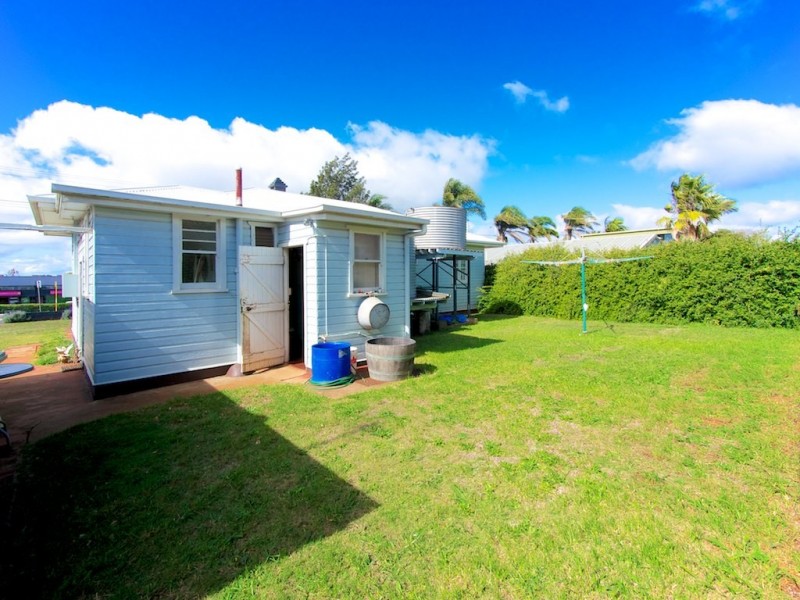361 West St, Harristown QLD 4350
