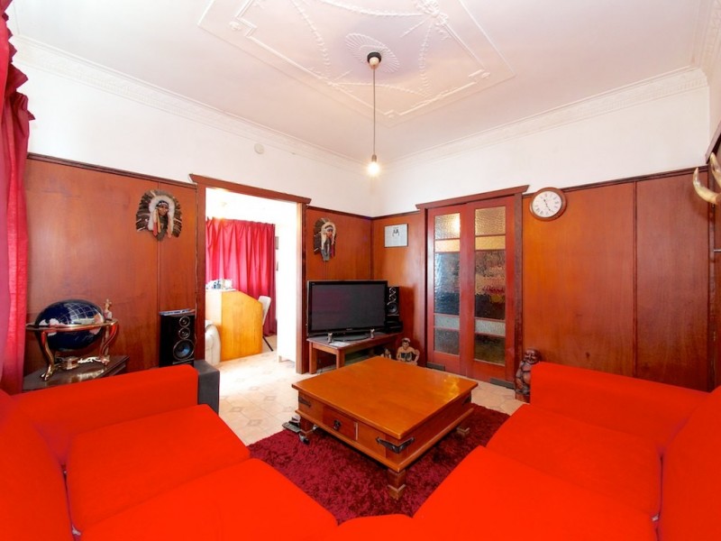 361 West St, Harristown QLD 4350