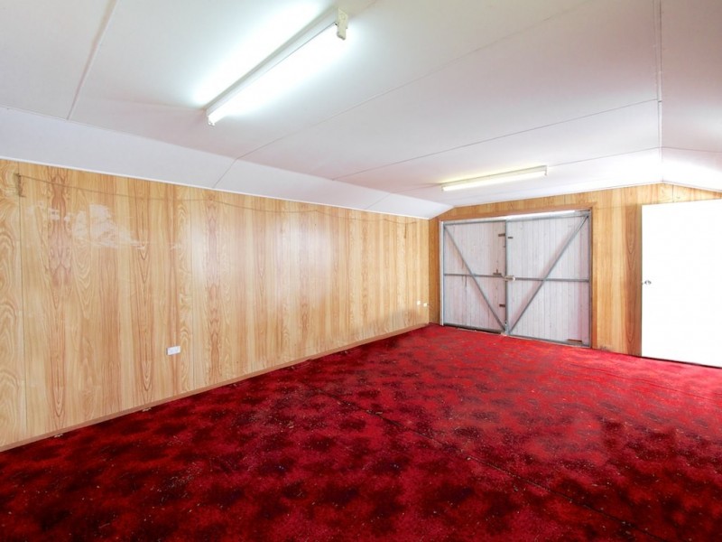 361 West St, Harristown QLD 4350