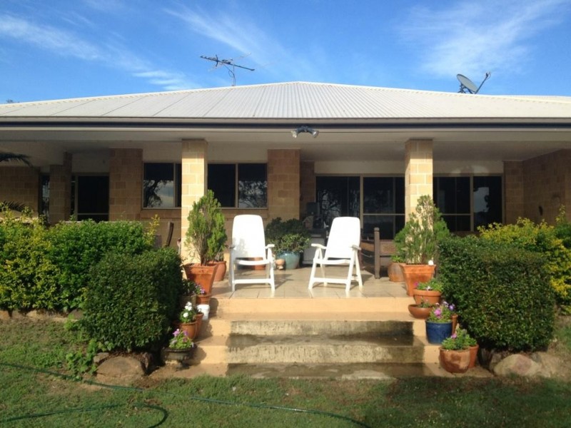 86 Boon Rd, Esk QLD 4312