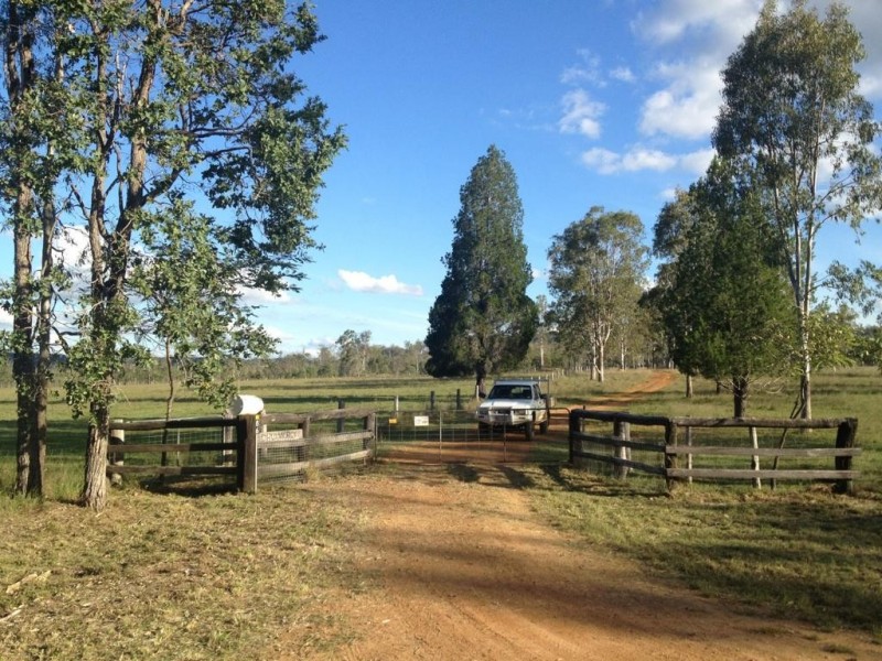 86 Boon Rd, Esk QLD 4312
