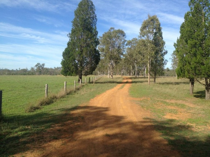 86 Boon Rd, Esk QLD 4312