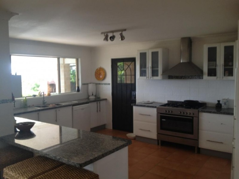 86 Boon Rd, Esk QLD 4312