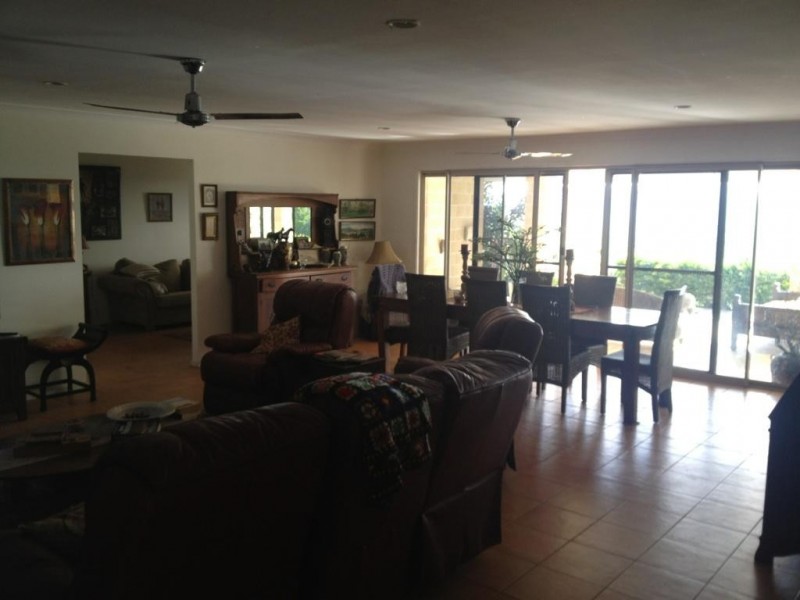 86 Boon Rd, Esk QLD 4312