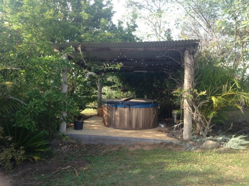 86 Boon Rd, Esk QLD 4312