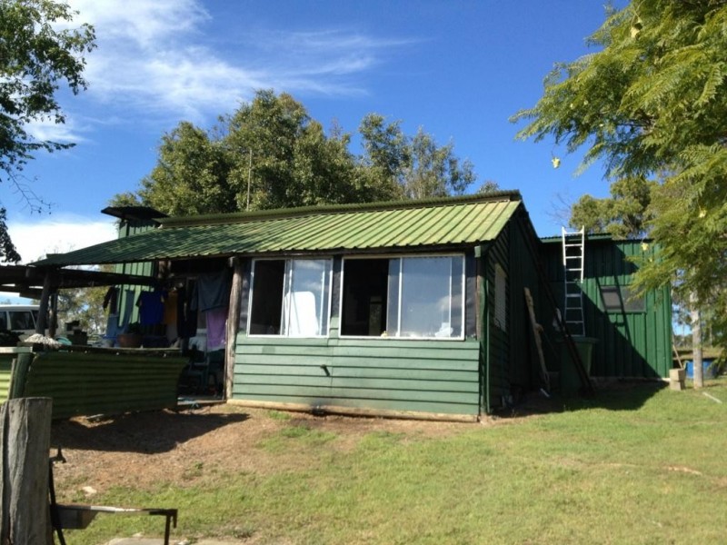 86 Boon Rd, Esk QLD 4312